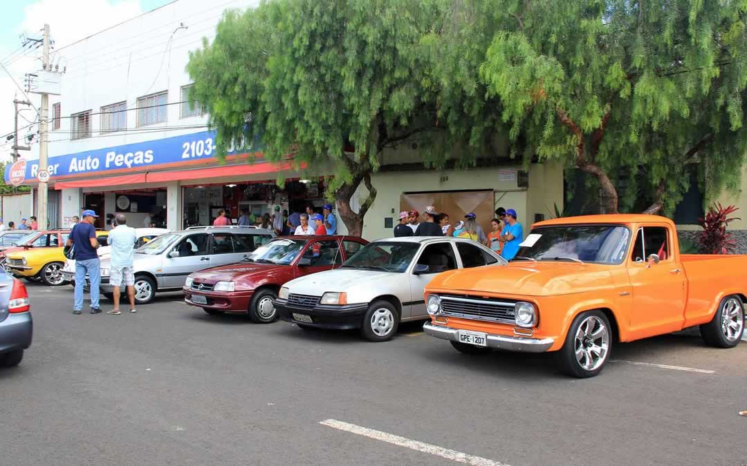 7º Pit Stop River – Encontro de carros antigos e exóticos