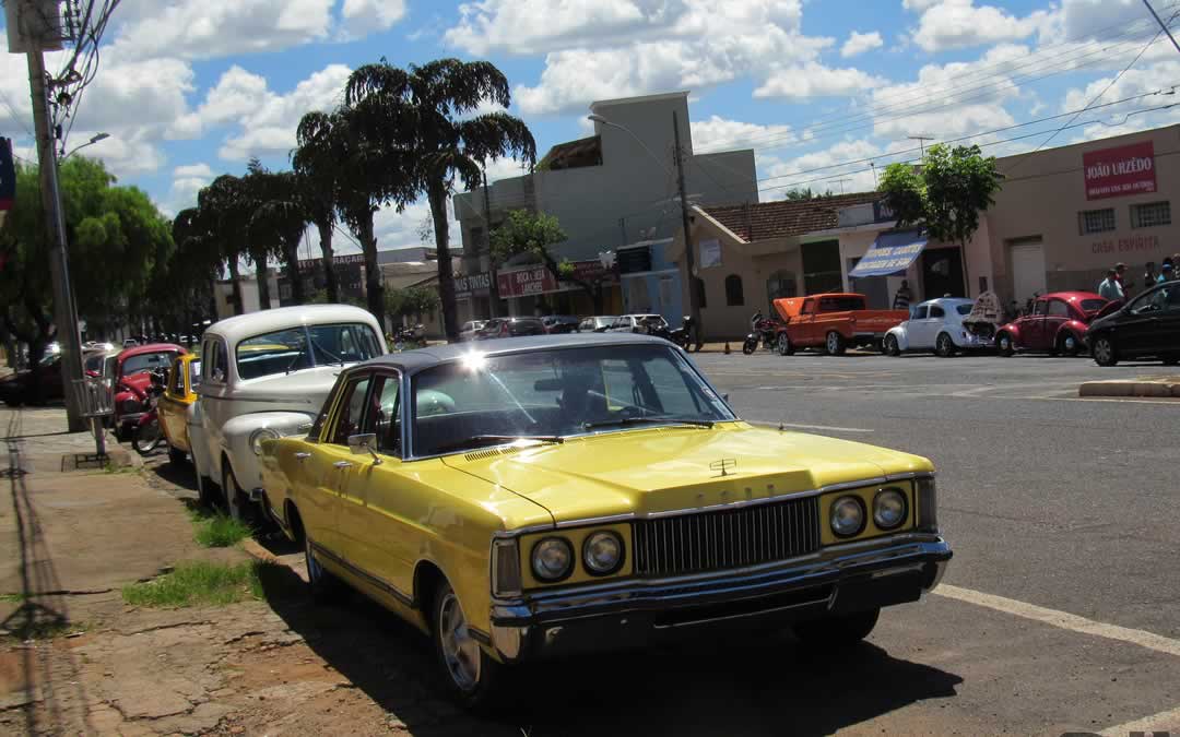 1º Pit Stop – Encontro de carros antigos e exóticos